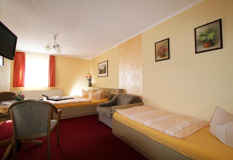Panschwitz-Kuckau Familienhotel Zur Linde חדר תמונה