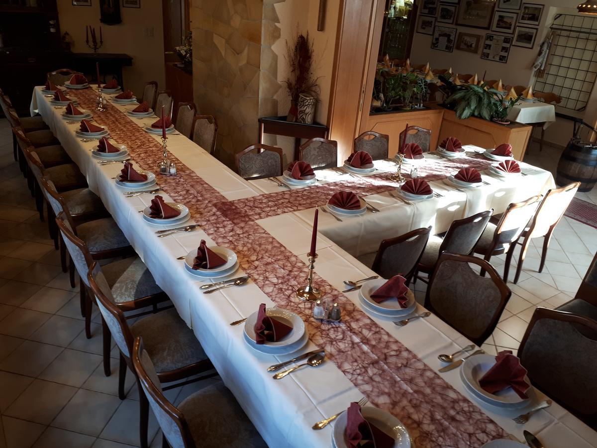 Panschwitz-Kuckau Familienhotel Zur Linde מראה חיצוני תמונה
